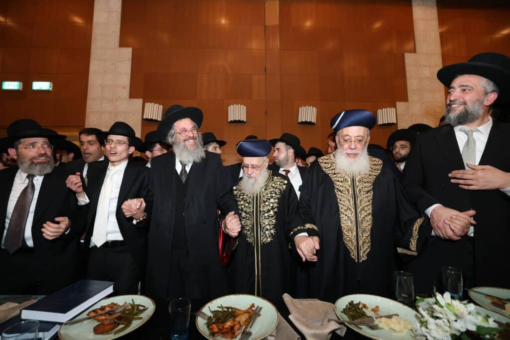 קול רינה וישועה באהלי צדיקים: שמחת נישואי נכדת הראשונים לציון