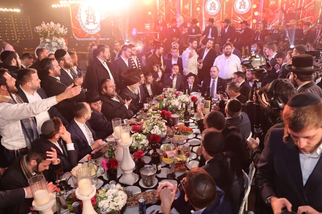 האסטרטג יענקי ביכלר בירמץ את בנו - כולם הגיעו לברך