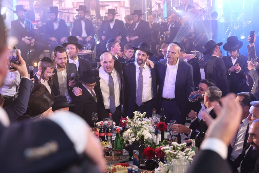 האסטרטג יענקי ביכלר בירמץ את בנו - כולם הגיעו לברך