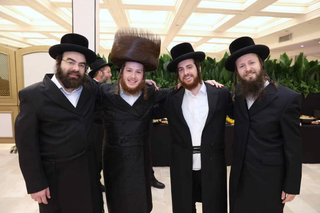 רבנים ואישי ציבור בשמחת הברית לנין הגרי"ד גרוסמן