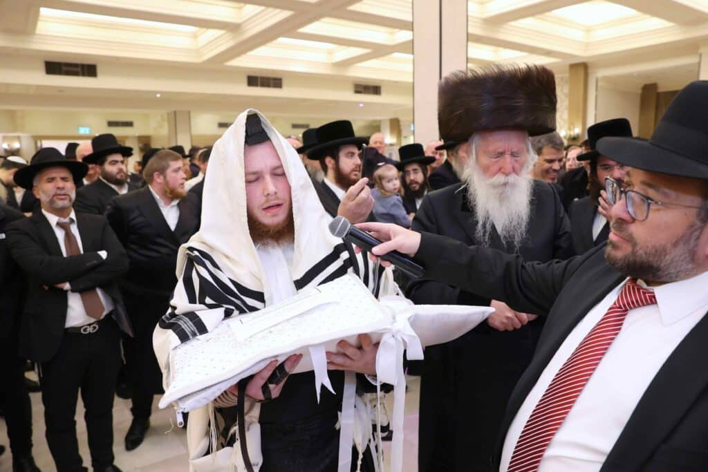 רבנים ואישי ציבור בשמחת הברית לנין הגרי"ד גרוסמן