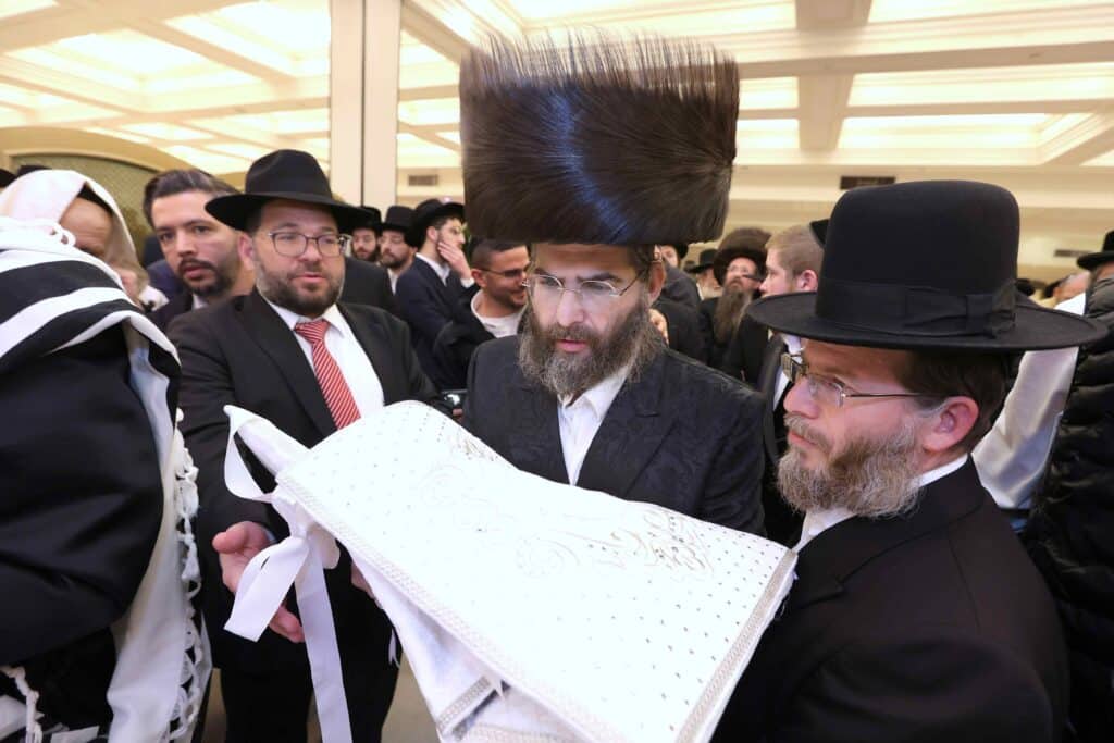 רבנים ואישי ציבור בשמחת הברית לנין הגרי"ד גרוסמן