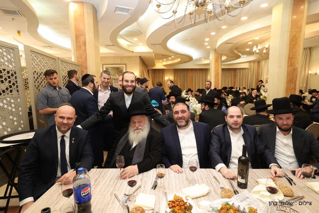 היועץ החרדי לנשיא ערך ברית לבנו - כמעט כולם התייצבו היועץ החרדי לנשיא ערך ברית לבנו - כמעט כולם התייצבו