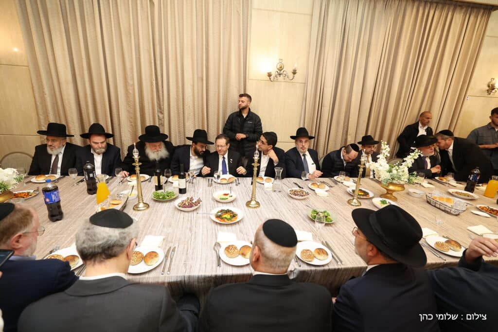 היועץ החרדי לנשיא ערך ברית לבנו - כמעט כולם התייצבו היועץ החרדי לנשיא ערך ברית לבנו - כמעט כולם התייצבו