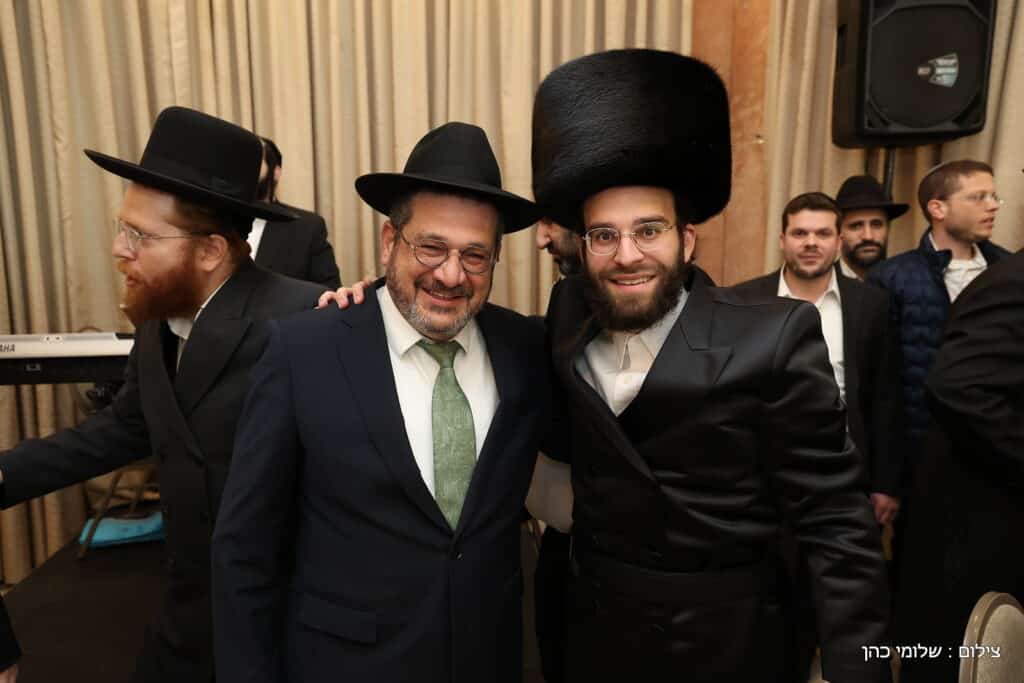 היועץ החרדי לנשיא ערך ברית לבנו - כמעט כולם התייצבו היועץ החרדי לנשיא ערך ברית לבנו - כמעט כולם התייצבו