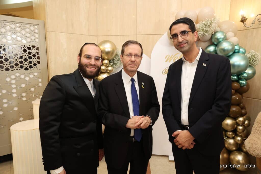 היועץ החרדי לנשיא ערך ברית לבנו - כמעט כולם התייצבו היועץ החרדי לנשיא ערך ברית לבנו - כמעט כולם התייצבו