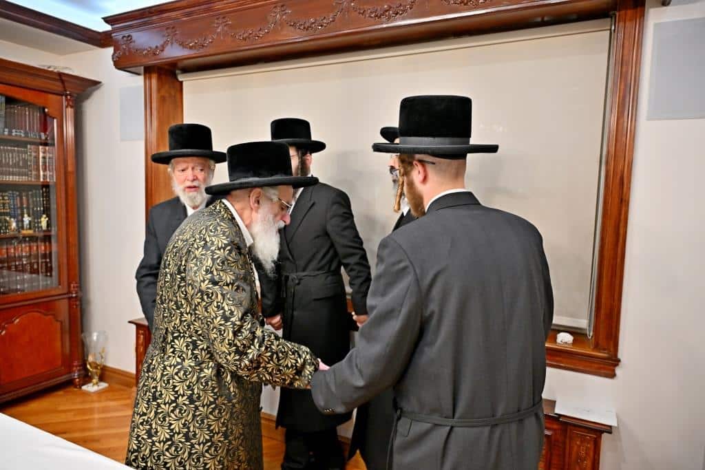 גלריית ענק: נמשך מסע האדמו"ר מויז'ניץ בליקווד