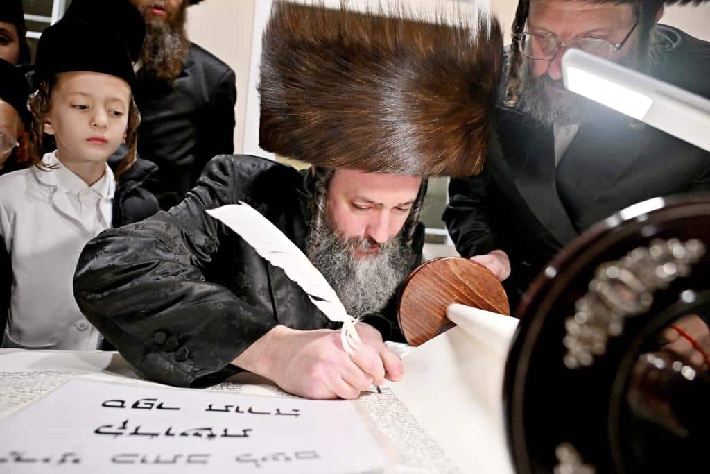 גלריית ענק: נמשך מסע האדמו"ר מויז'ניץ בליקווד