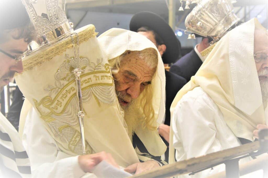 מבית החזו"א ועד לפוניבז': אחרי לכתו של הגר"א דויטש זצוק"ל מבית החזו"א ועד לפוניבז': אחרי לכתו של הגר"א דויטש זצוק"ל