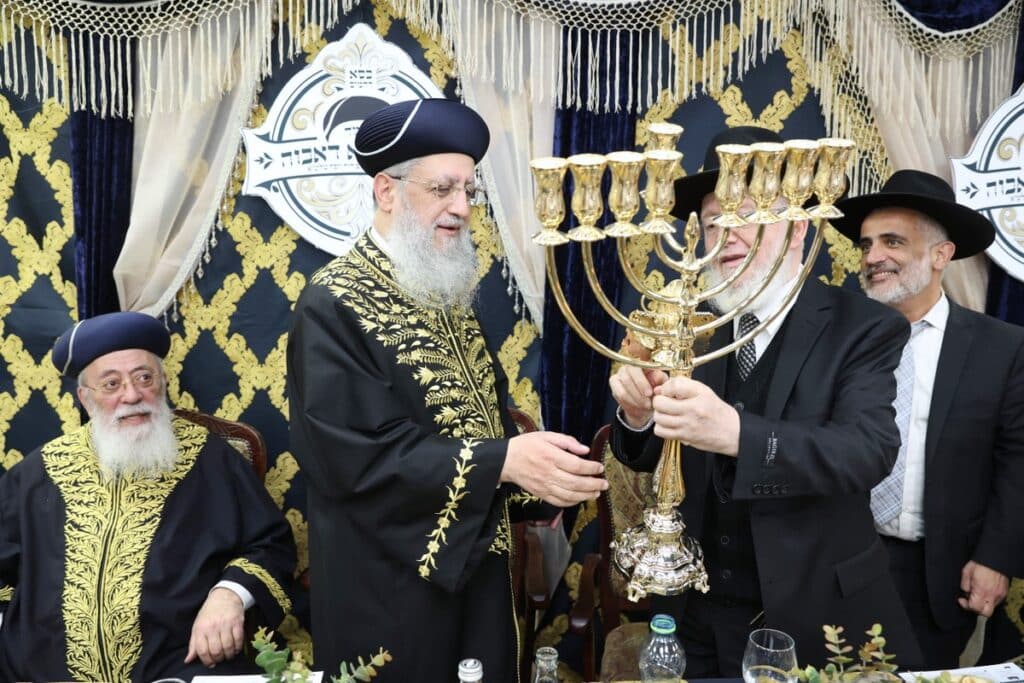 ב'כסא רחמים' ערכו מעמד לכבוד הראשון לציון הגר"ד יוסף