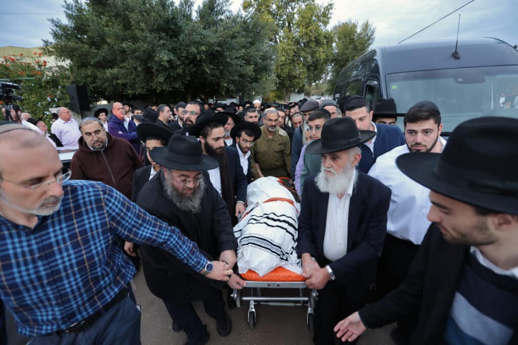 פרדס חנה: המונים ליוו למנוחות את המרא דאתרא