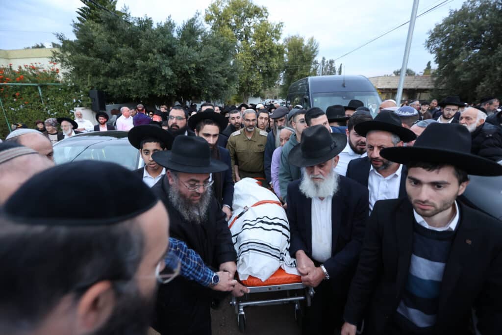 פרדס חנה: המונים ליוו למנוחות את המרא דאתרא