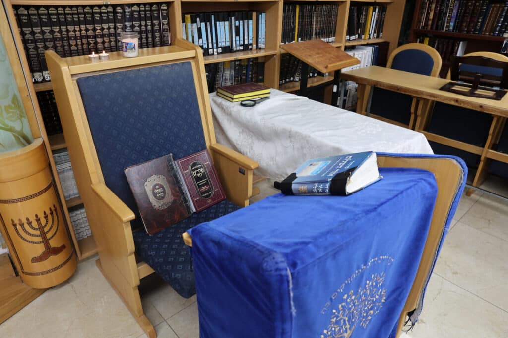 פרדס חנה: המונים ליוו למנוחות את המרא דאתרא