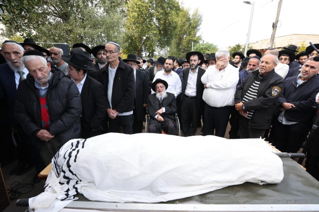 פרדס חנה: המונים ליוו למנוחות את המרא דאתרא