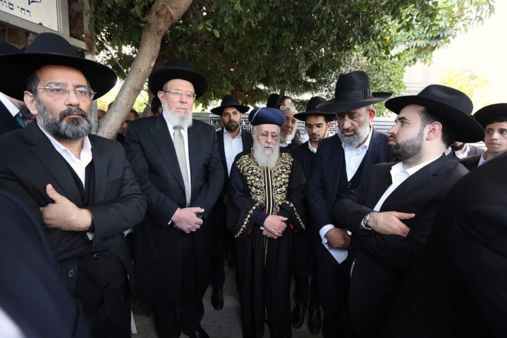 פרדס חנה: המונים ליוו למנוחות את המרא דאתרא