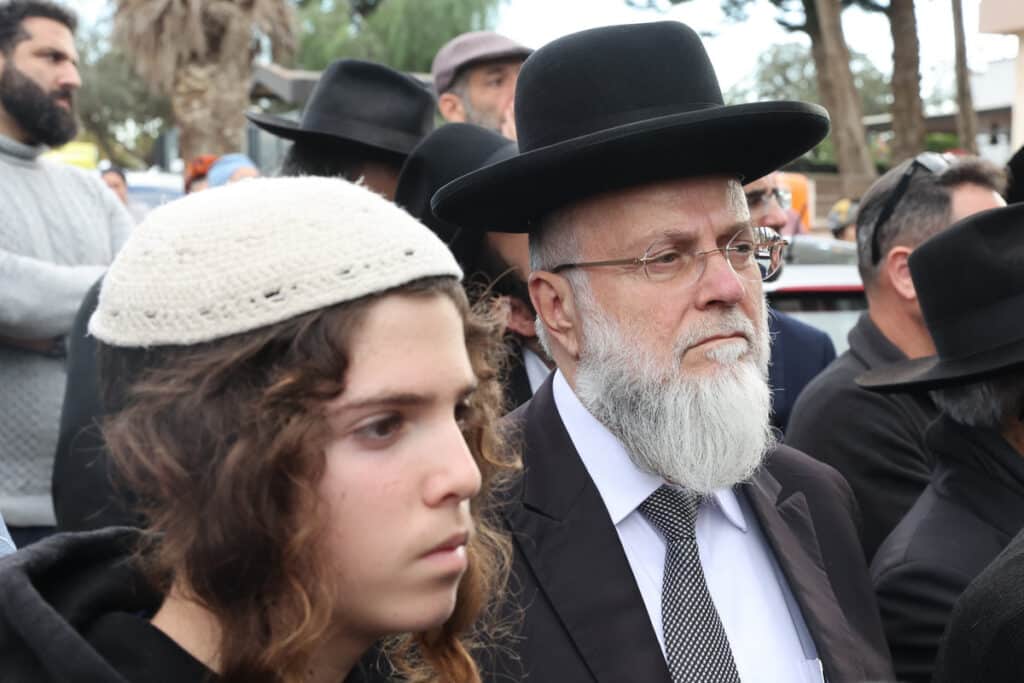 פרדס חנה: המונים ליוו למנוחות את המרא דאתרא