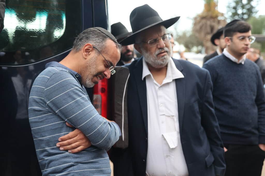 פרדס חנה: המונים ליוו למנוחות את המרא דאתרא