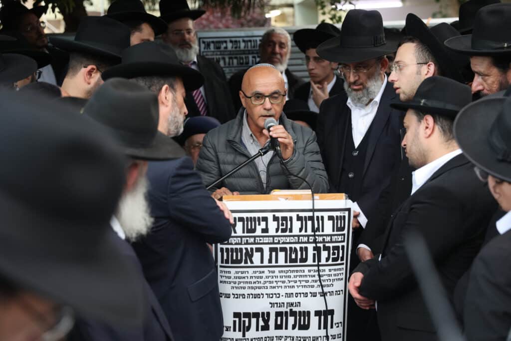 פרדס חנה: המונים ליוו למנוחות את המרא דאתרא