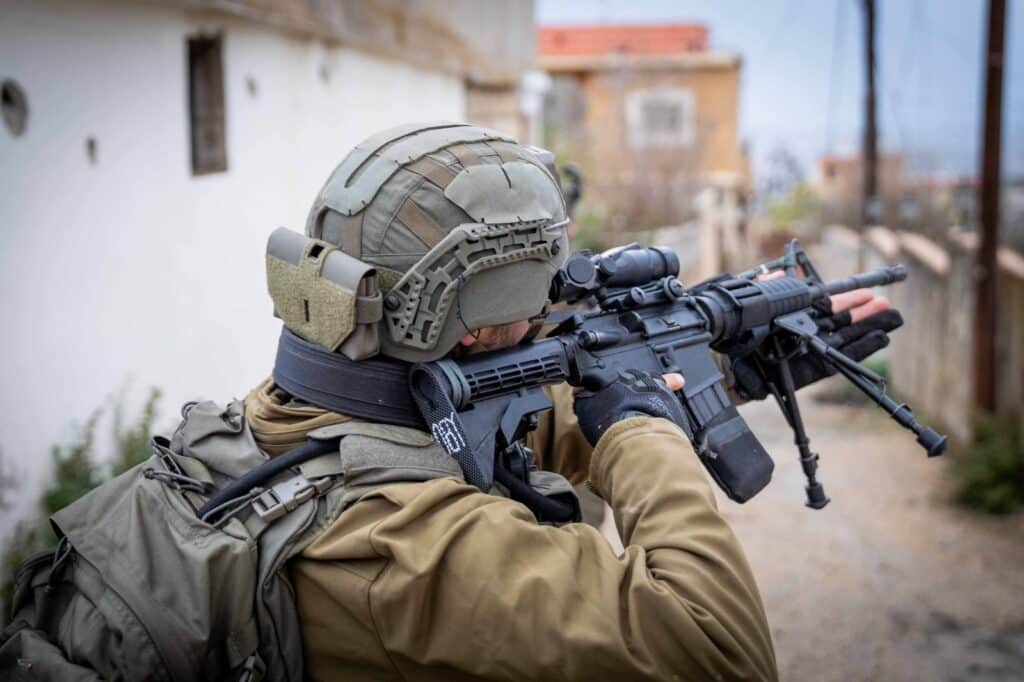 במרחב הסלוקי: כוחות צה"ל פשטו על מחסני נשק בעומק לבנון