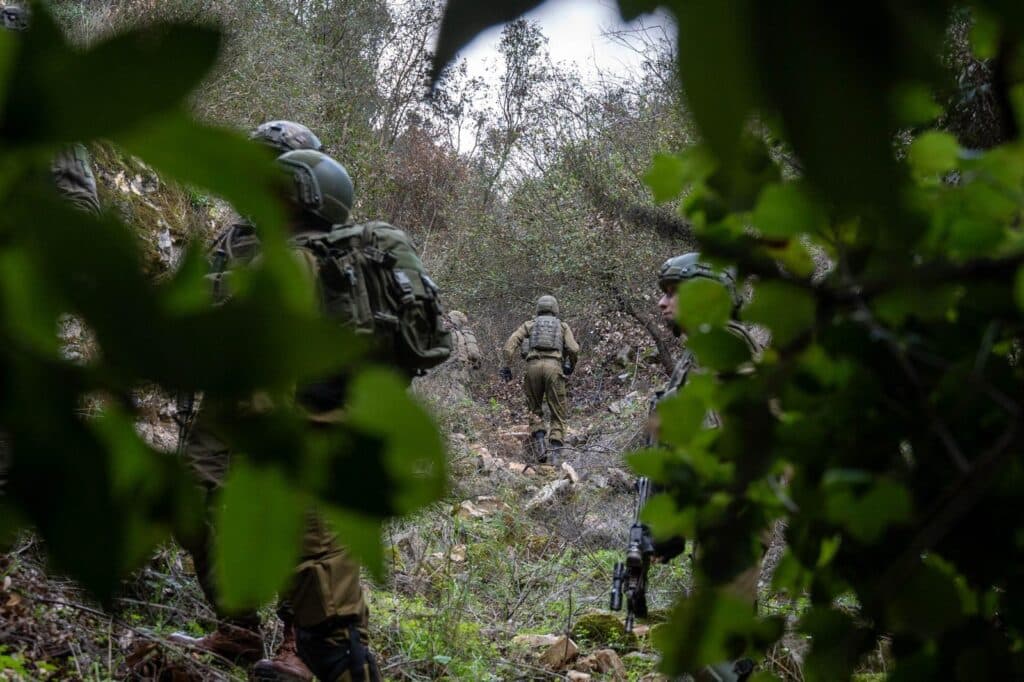במרחב הסלוקי: כוחות צה"ל פשטו על מחסני נשק בעומק לבנון