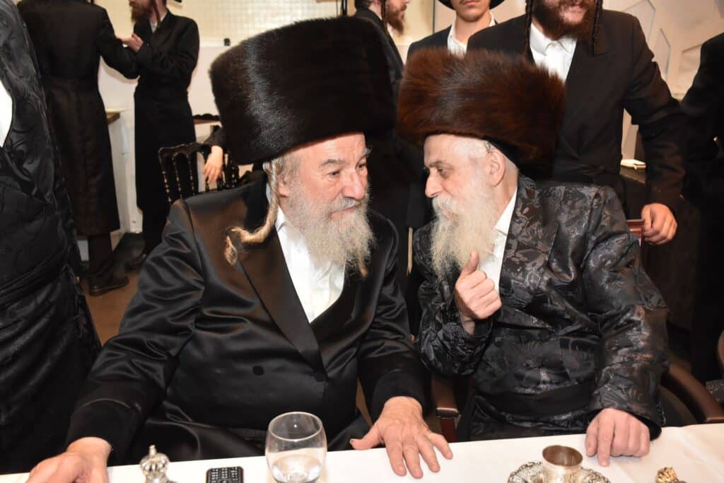 המונים הגיעו לאחל מזל טוב לנישואי נכדת האדמו"ר מאשלג