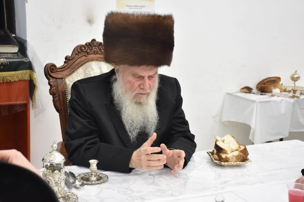 גלריה: האדמו"ר מוואסלוי ערך טיש בהיכל בית מדרשו