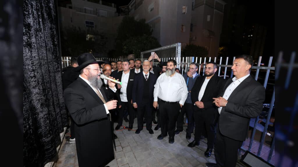 הגבאים הבוכרים התכנסו לחנוך בית כנסת ע"ש חמיו של הנגיד