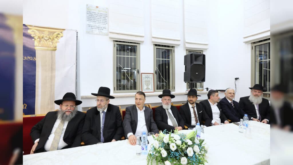 הגבאים הבוכרים התכנסו לחנוך בית כנסת ע"ש חמיו של הנגיד