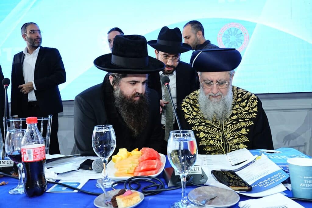 הגר"י אזרחי זעק: "גוזרים נגד התורה, שלא יגזרו נגד ברית מילה"