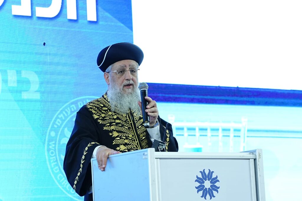 הגר"י אזרחי זעק: "גוזרים נגד התורה, שלא יגזרו נגד ברית מילה"