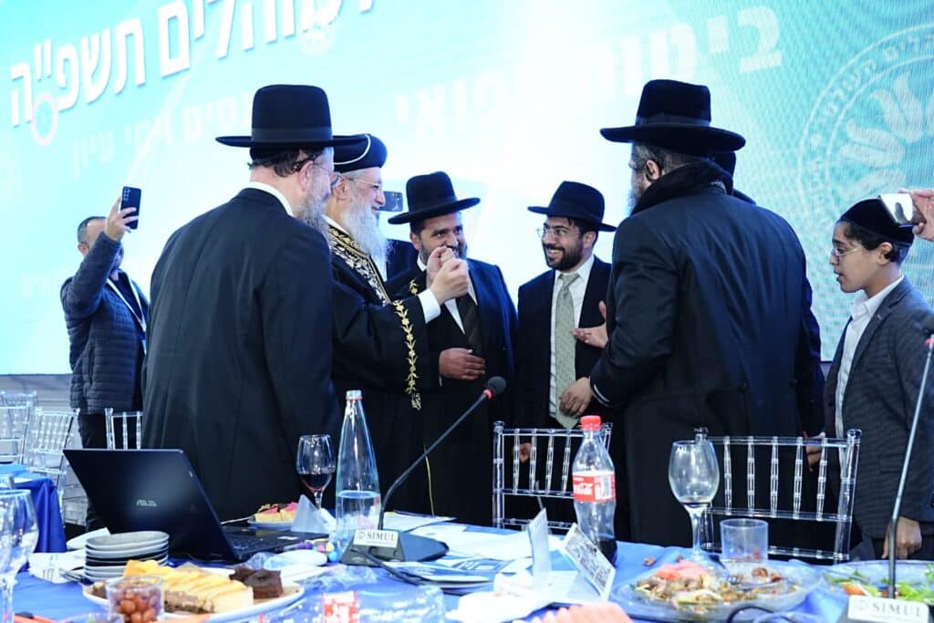 הגר"י אזרחי זעק: "גוזרים נגד התורה, שלא יגזרו נגד ברית מילה"