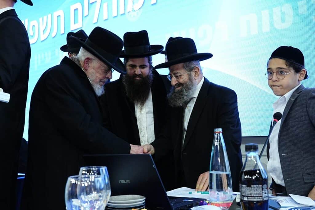 הגר"י אזרחי זעק: "גוזרים נגד התורה, שלא יגזרו נגד ברית מילה"