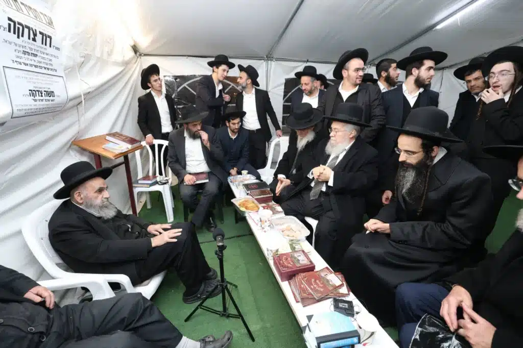 גדולי ישראל הגיעו לנחם את ראש הישיבה על פטירת רב העיר
