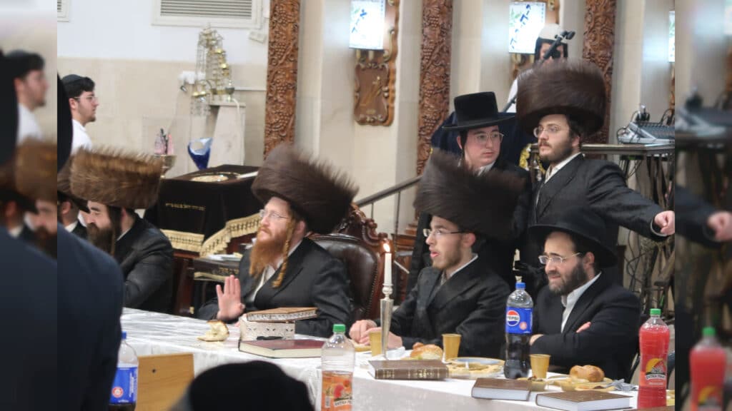 במעמד האדמו"ר: החתן צעיר סיים את הש"ס בימי השבע ברכות