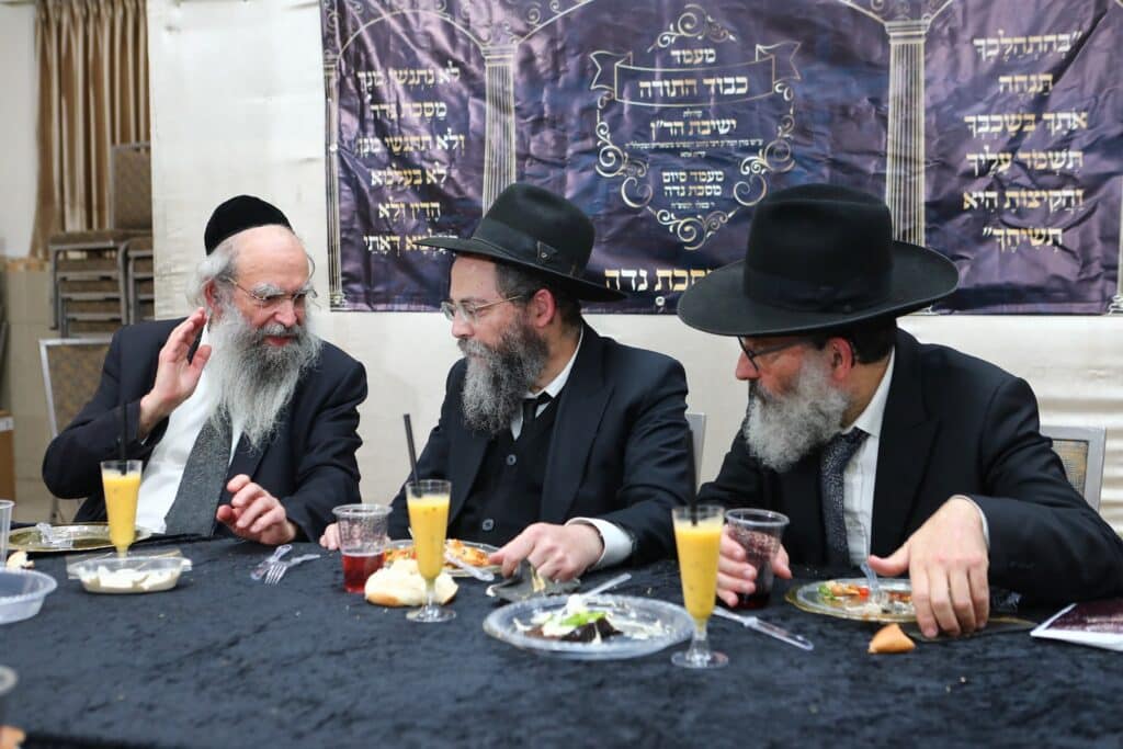 תיעוד: מעמד "כבוד התורה" בכולל הר"ן לרגל סיום מסכת