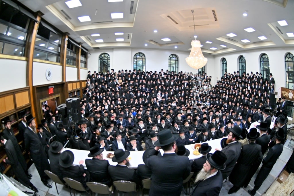 גלריה: המונים קיבלו את פני האדמו"ר מויז'ניץ בליקווד