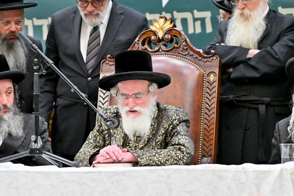 גלריה: המונים קיבלו את פני האדמו"ר מויז'ניץ בליקווד