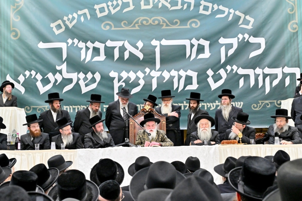 גלריה: המונים קיבלו את פני האדמו"ר מויז'ניץ בליקווד