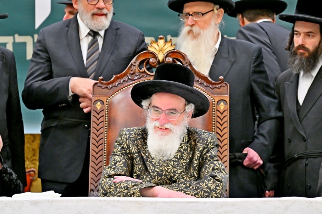 גלריה: המונים קיבלו את פני האדמו"ר מויז'ניץ בליקווד