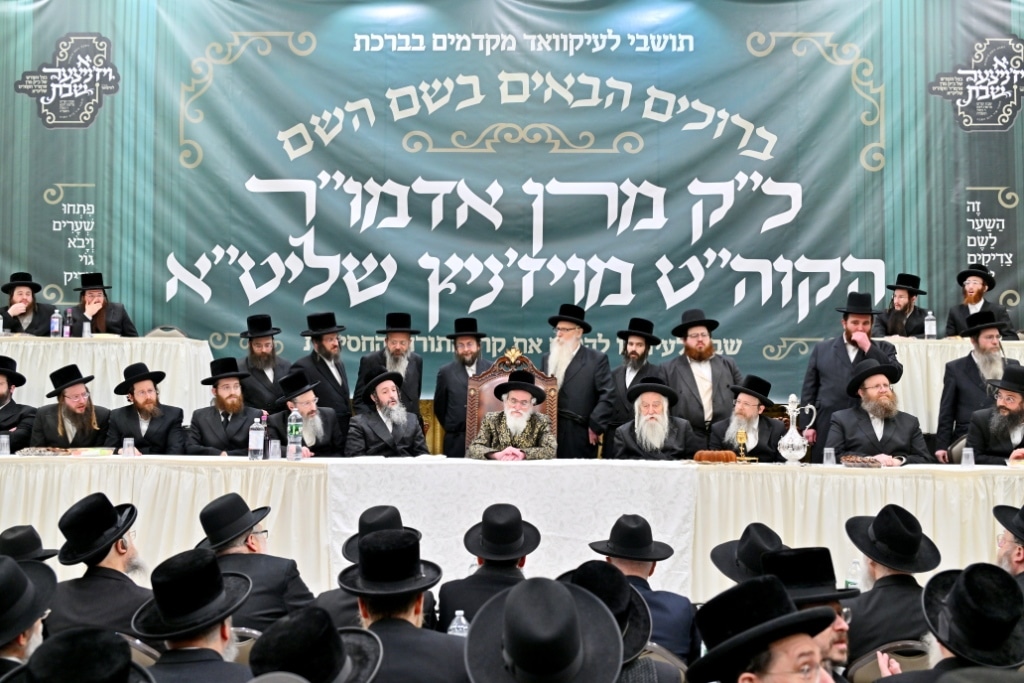 גלריה: המונים קיבלו את פני האדמו"ר מויז'ניץ בליקווד
