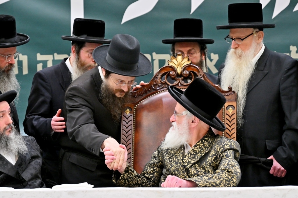 גלריה: המונים קיבלו את פני האדמו"ר מויז'ניץ בליקווד