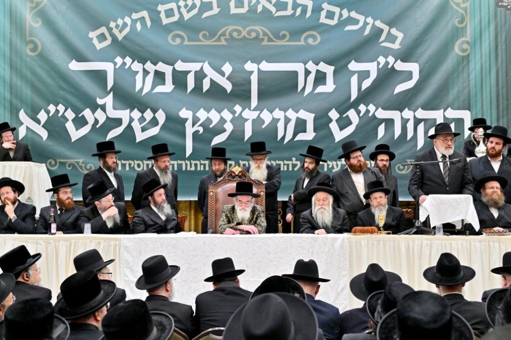 גלריה: המונים קיבלו את פני האדמו"ר מויז'ניץ בליקווד