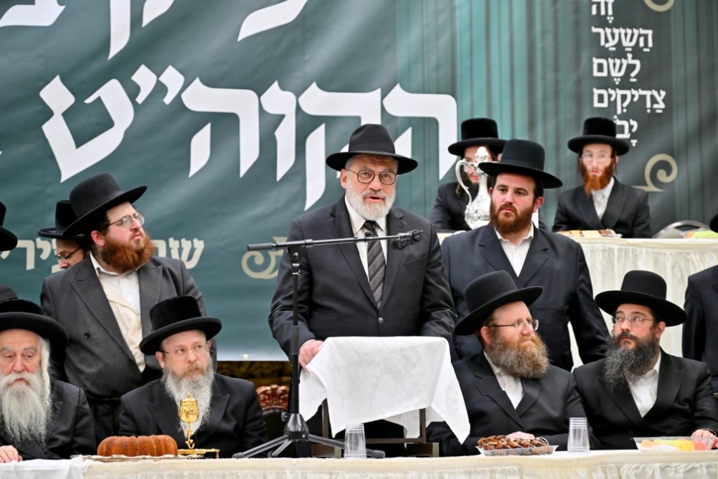 גלריה: המונים קיבלו את פני האדמו"ר מויז'ניץ בליקווד