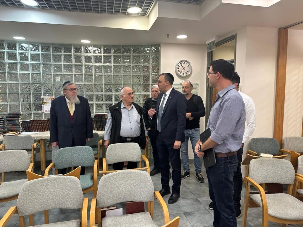 יו"ר ועדת הבריאות קיים סיור מקיף בבית דיור מוגן בהרצליה לעמוד על הצרכים הנחוצים