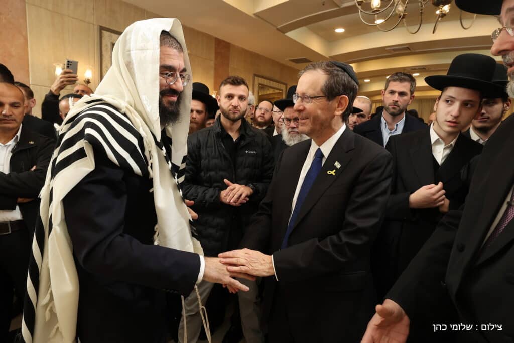 היועץ החרדי לנשיא ערך ברית לבנו - כמעט כולם התייצבו