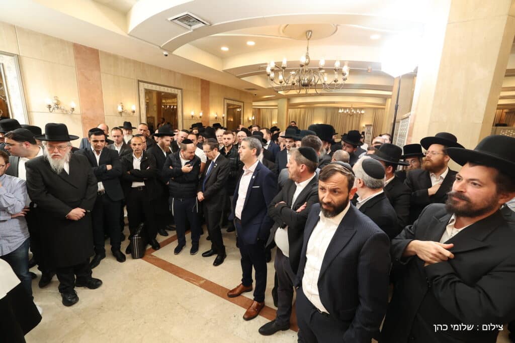 היועץ החרדי לנשיא ערך ברית לבנו - כמעט כולם התייצבו