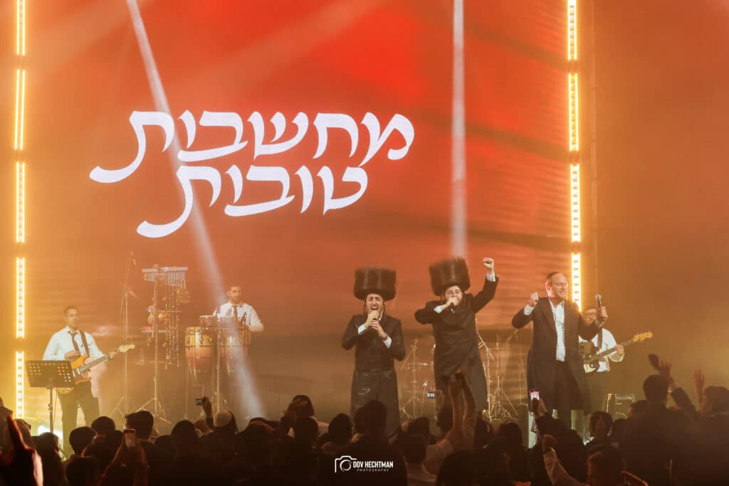 "הנה זה בא" מוטי וייס השיק את אלבום הבכורה במופע מרשים