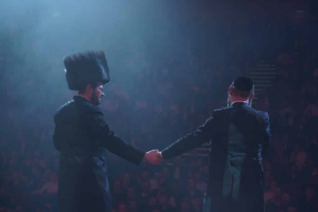 "הנה זה בא" מוטי וייס השיק את אלבום הבכורה במופע מרשים