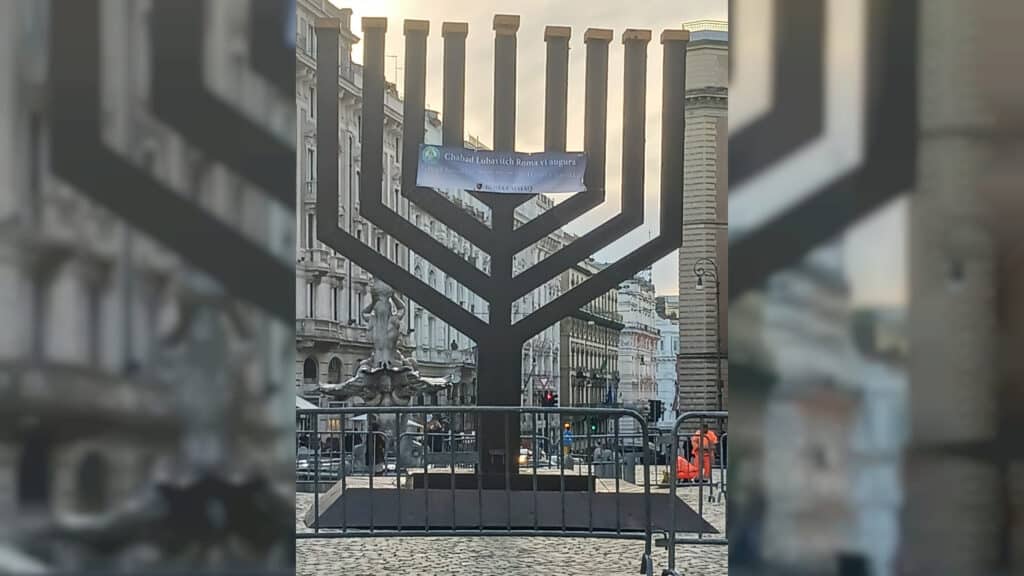 תיעוד עולמי: חנוכייה בעזה, חנוכייה מקרח וחנוכת החשמונאים