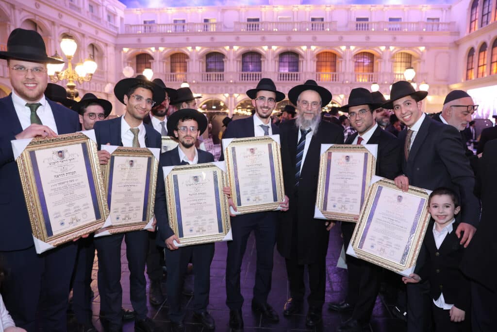 גלריה: 350 אברכים הוסמכו להוראה במעמד מרומם